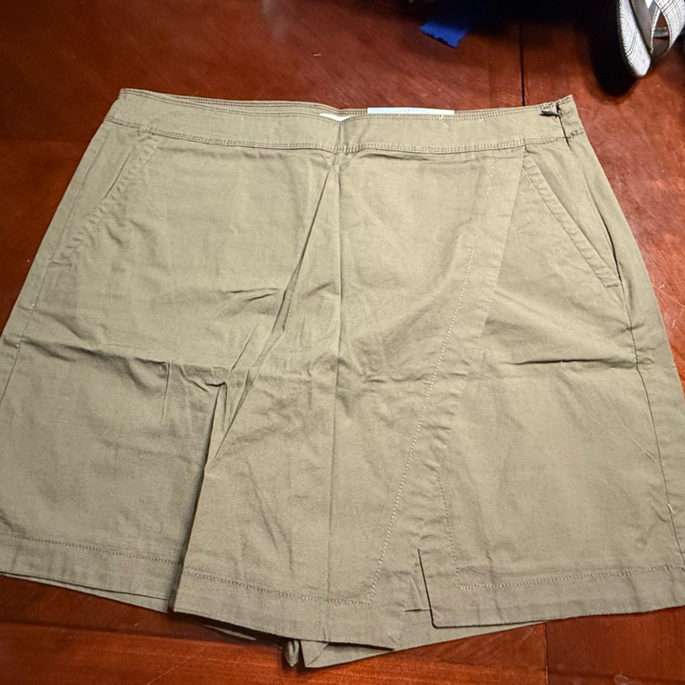 Liz Claiborne Skort
